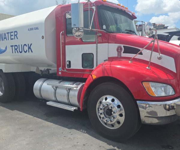 2019 KENWORTH T370 4,000 GALLON WATER TRUCK 001