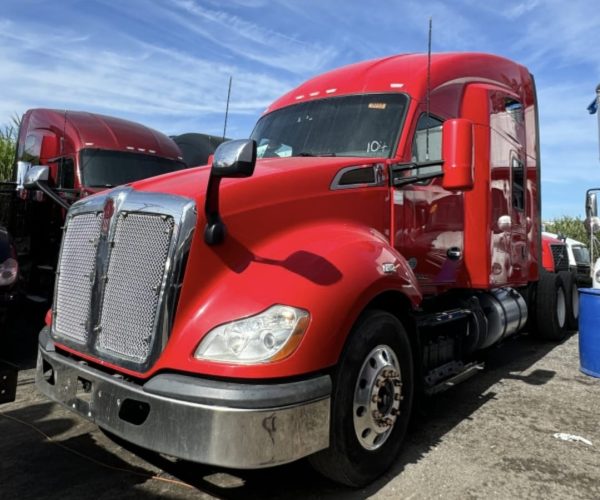 2019 KENWORTH T680 2 TRUCKS AVAILABLES 001