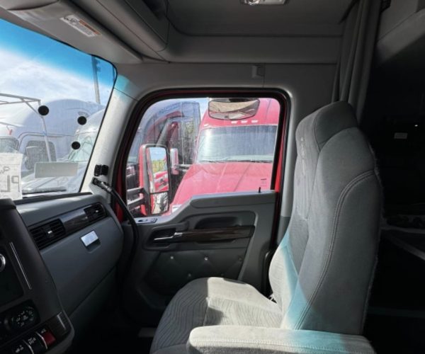 2019 KENWORTH T680 2 TRUCKS AVAILABLES 004