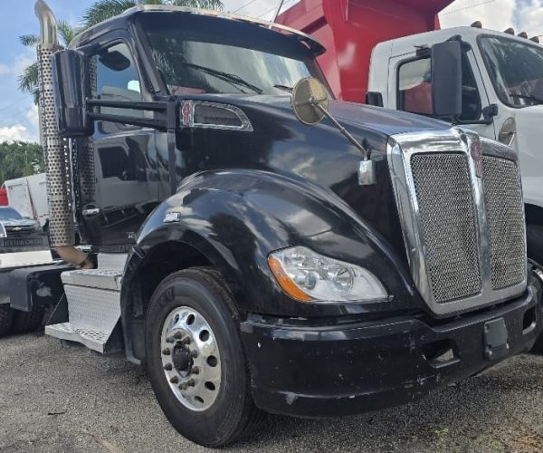2019 KENWORTH T680 DAY CAB TANDEM BRAND NEW TIRES 001