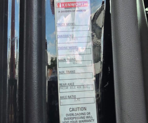 2019 KENWORTH T680 DAY CAB TANDEM BRAND NEW TIRES 007