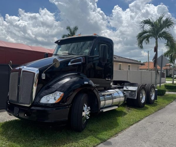 2019-KENWORTH-T680-DAY-CAB-TANDEM-BRAND-NEW-TIRES-017