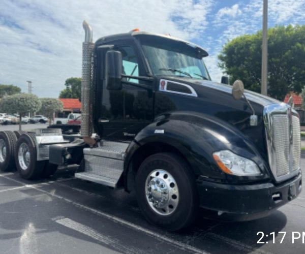 2019-KENWORTH-T680-DAY-CAB-TANDEM-BRAND-NEW-TIRES-018