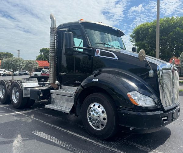 2019 KENWORTH T680 DAY CAB TANDEM W PTO PUMP 005