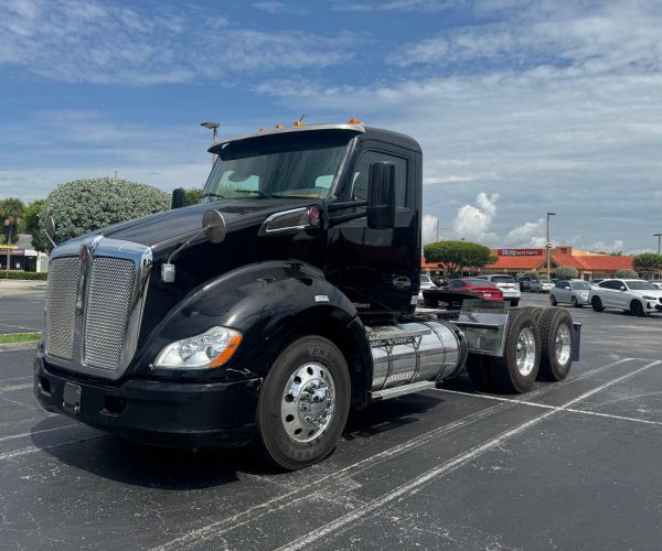 2019 KENWORTH T680 DAY CAB TANDEM W PTO PUMP 006