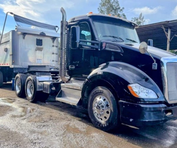 2019 KENWORTH T680 DAY CAB TANDEM W PTO PUMP 011