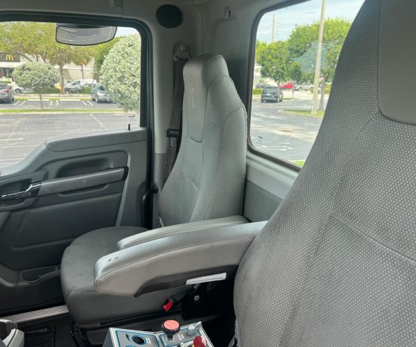 2019 KENWORTH T680 DAY CAB TANDEM W PTO PUMP 017