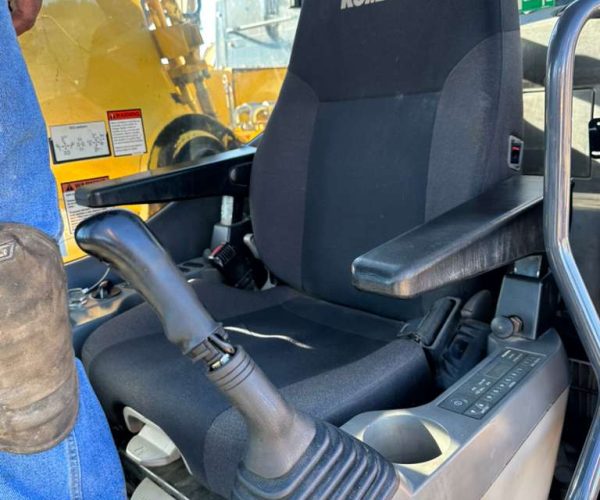 2019 KOMATSU PC490LC-11 EXCAVATOR ENCLOSED CAB AC 021