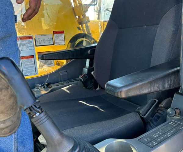 2019 KOMATSU PC490LC-11 EXCAVATOR ENCLOSED CAB AC 022