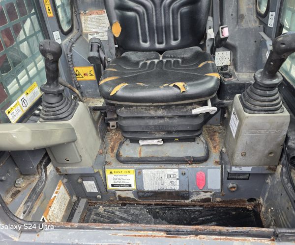 2019 TAKEUCHI TL10 BOBCAT CAB RUBBER TRACKS HIGH FLOW AUXILIARY HYDRAULICS QUICK ATTACH BUCKET & JOYSTICK 007