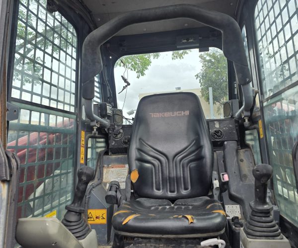 2019 TAKEUCHI TL10 BOBCAT CAB RUBBER TRACKS HIGH FLOW AUXILIARY HYDRAULICS QUICK ATTACH BUCKET & JOYSTICK 009
