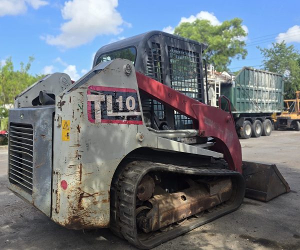 2019 TAKEUCHI TL10 COMPACT TRACK LOADER 003