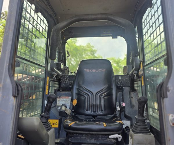 2019 TAKEUCHI TL10 COMPACT TRACK LOADER 004