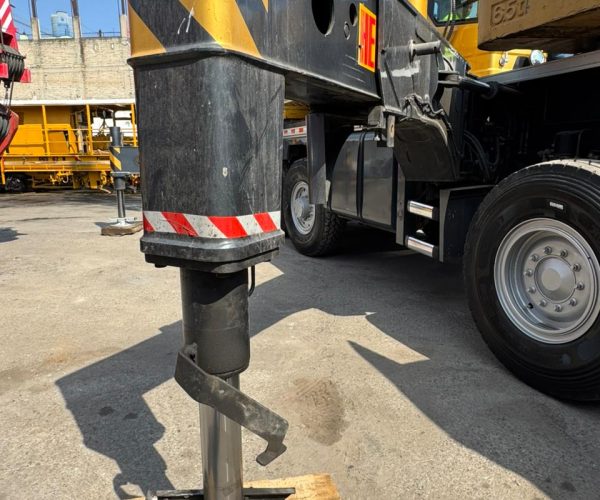 2019-XCMG-XCT110-ALL-TERRAIN-TRUCK-CRANE-110-TONS-015