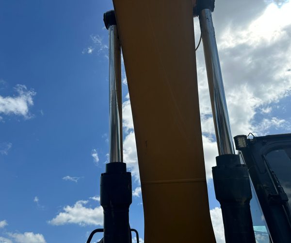 2020 CATERPILLAR 320 EXCAVATOR ENCLOSED CAB AC 011