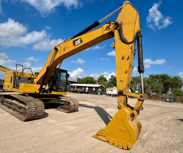 2020 CATERPILLAR 330GC EXCAVATOR ENCLOSED 005