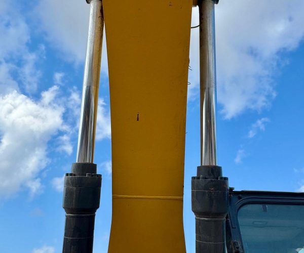 2020 CATERPILLAR 330GC EXCAVATOR ENCLOSED 009