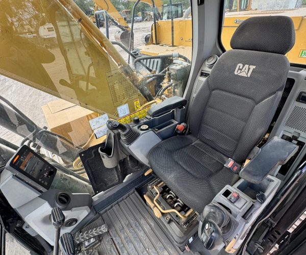 2020 CATERPILLAR 330GC EXCAVATOR ENCLOSED 010