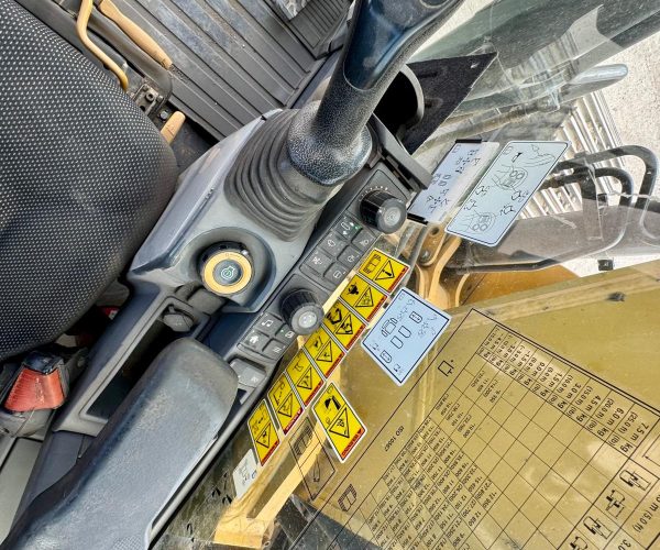 2020 CATERPILLAR 330GC EXCAVATOR ENCLOSED 014