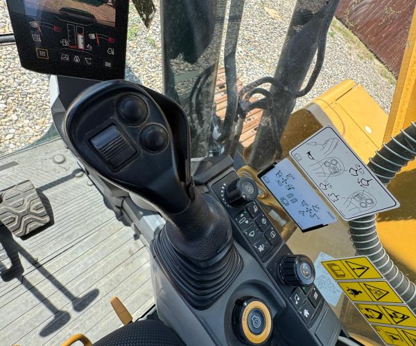 2020 CATERPILLAR EXCAVATOR 320 ENCLOSED CAB AC WORKING 007