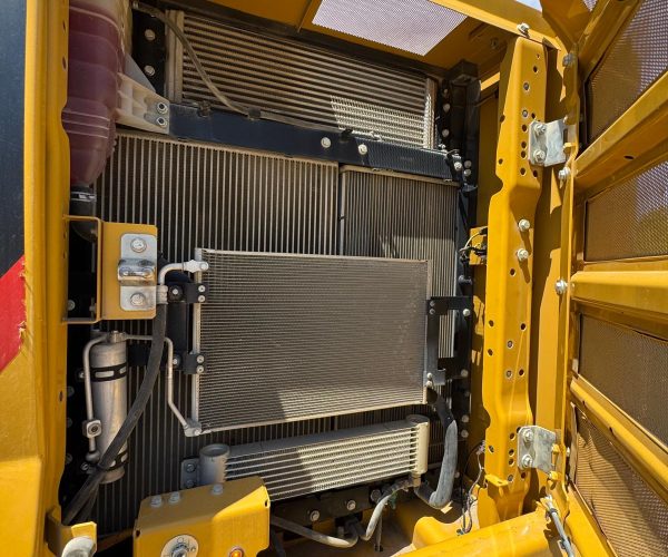 2020 CATERPILLAR EXCAVATOR 320 ENCLOSED CAB AC WORKING 017