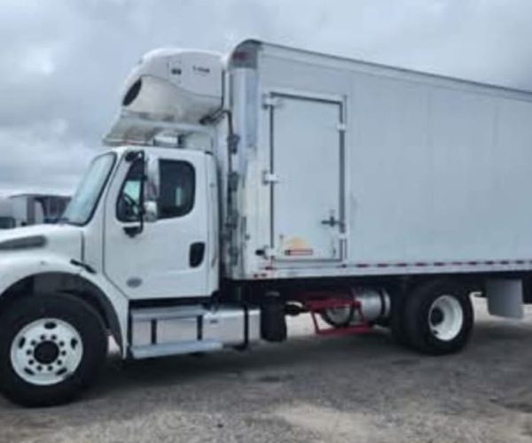 2020 FREIGHTLINER M2 106 REFRIGERATED BOX TRUCK 20FT 001