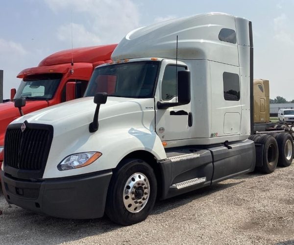 2020 INTERNATIONALS LT625 W SLEEPER 001