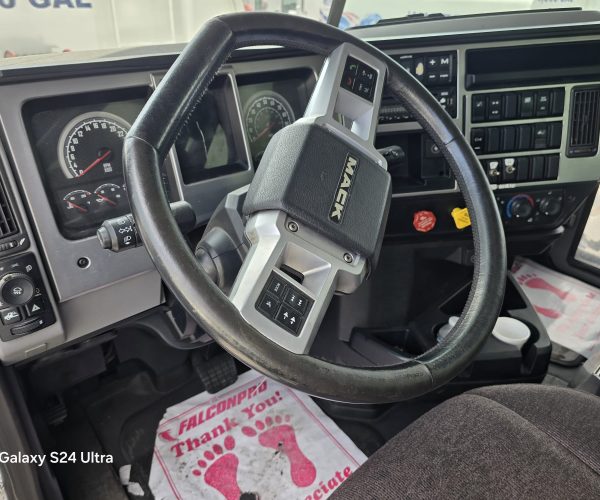 2020 MACK ANTHEM DUMP TRUCK LB STEERABLE LIFT TRI-AXLE 019