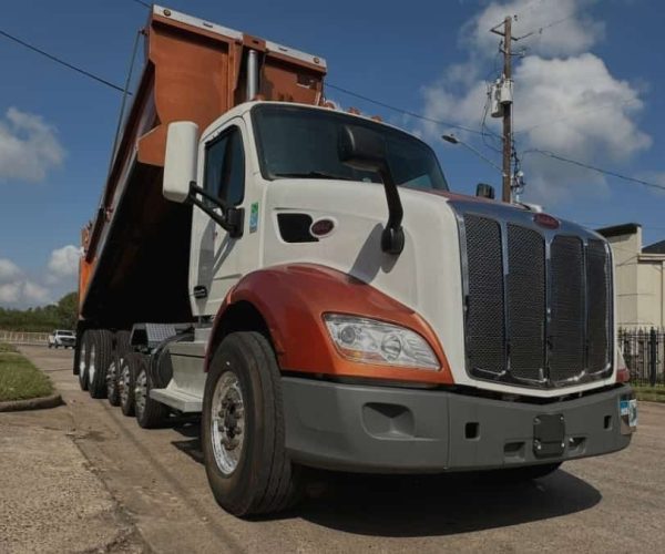 2021 PETERBILT 579 DUMP TRUCK TRI-AXLE 001