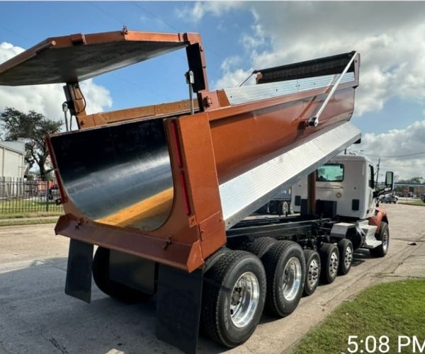 2021 PETERBILT 579 DUMP TRUCK TRI-AXLE 004