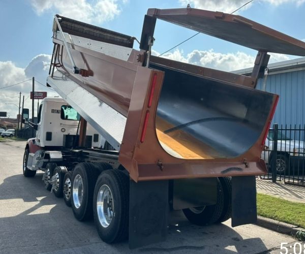 2021 PETERBILT 579 DUMP TRUCK TRI-AXLE 005