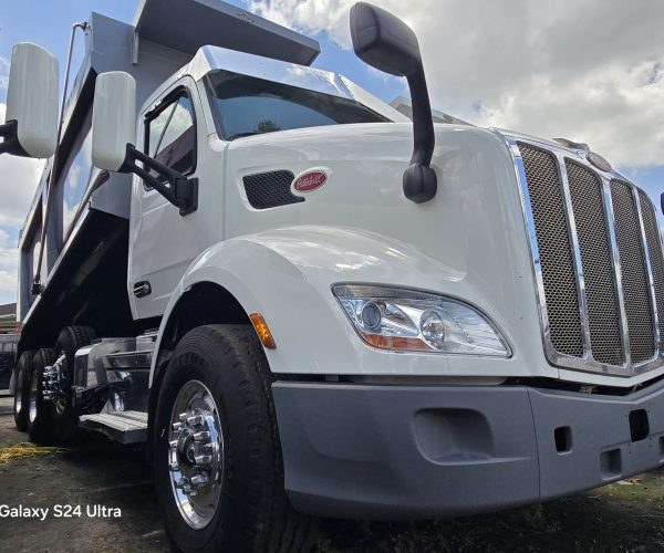 2022 PETERBILT 579 DUMP TRUCK TRI-AXLE 001