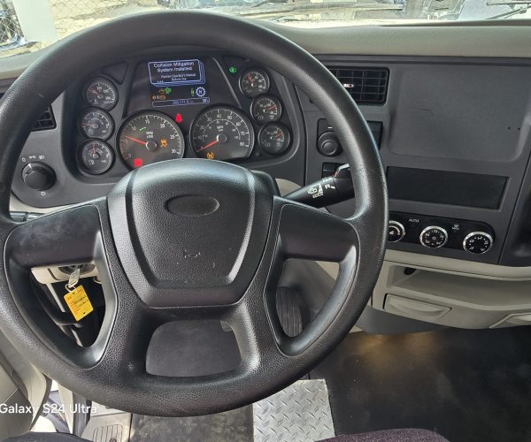 2022 PETERBILT 579 DUMP TRUCK TRI-AXLE 005