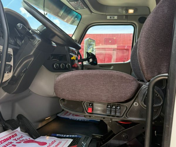 2022-PETERBILT-579-DUMP-TRUCK-TRI-AXLE-011