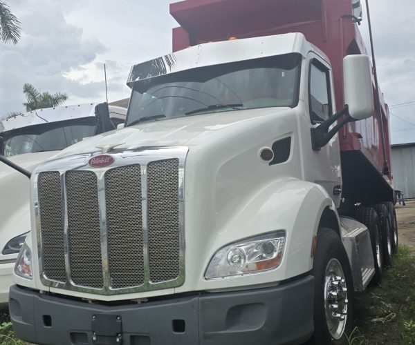 2022 PETERBILT 579 DUMP TRUCK TRI AXLE - LOW MILES 001