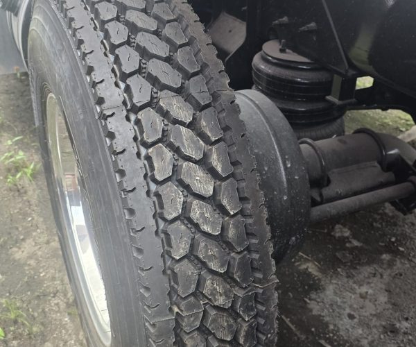 2022 PETERBILT 579 DUMP TRUCK TRI AXLE - LOW MILES 007