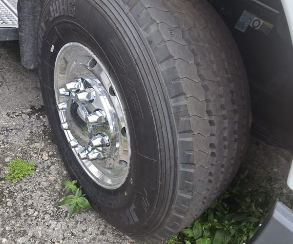 2022 PETERBILT 579 DUMP TRUCK TRI AXLE - LOW MILES 011