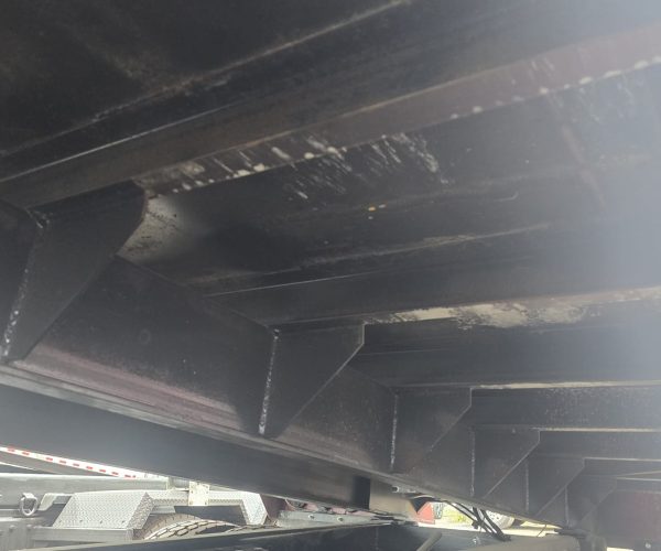 2022 PETERBILT 579 DUMP TRUCK TRI AXLE - LOW MILES 013