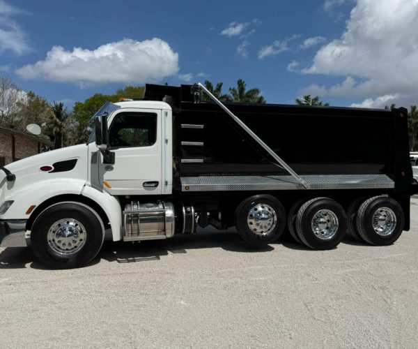 2022 PETERBILT 579 DUMP TRUCK TRI-AXLE LOW MILES & STEEREABLE THIRD AXLE 003