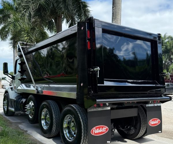 2022 PETERBILT 579 DUMP TRUCK TRI-AXLE STEEREABLE THIRD AXLE 007