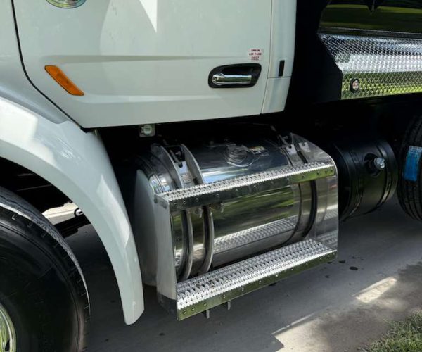 2022 PETERBILT 579 DUMP TRUCK TRI-AXLE STEEREABLE THIRD AXLE 008