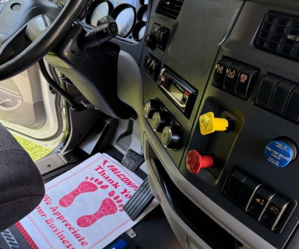 2022 PETERBILT 579 DUMP TRUCK TRI-AXLE STEEREABLE THIRD AXLE 009