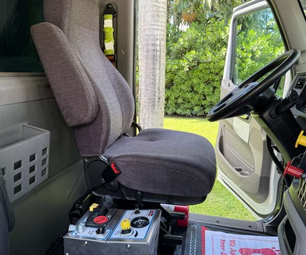 2022 PETERBILT 579 DUMP TRUCK TRI-AXLE STEEREABLE THIRD AXLE 010