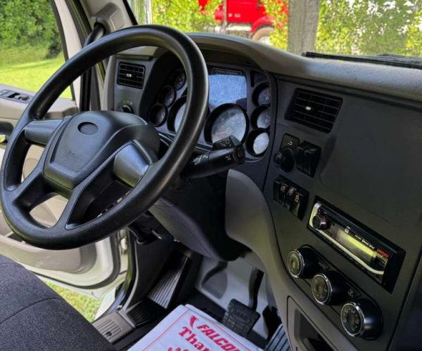 2022 PETERBILT 579 DUMP TRUCK TRI-AXLE STEEREABLE THIRD AXLE 011