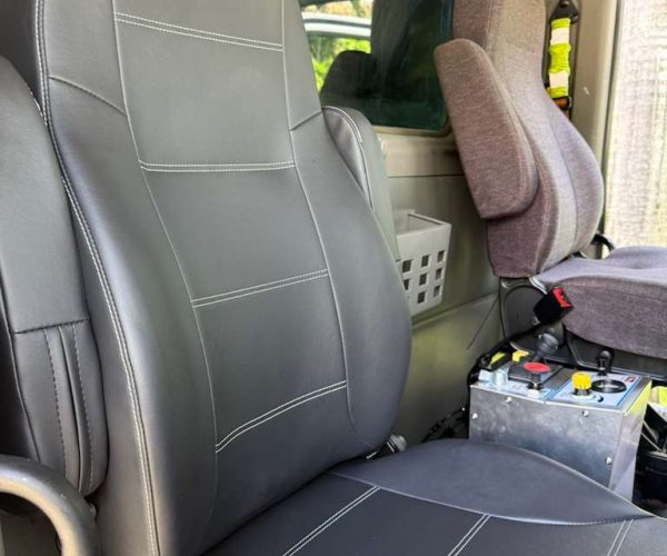 2022 PETERBILT 579 DUMP TRUCK TRI-AXLE STEEREABLE THIRD AXLE 013