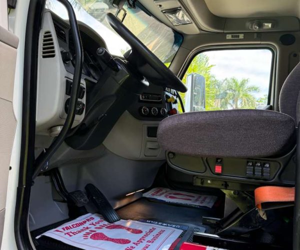 2022 PETERBILT 579 DUMP TRUCK TRI-AXLE STEEREABLE THIRD AXLE 015