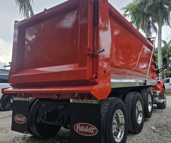 2022 PETERBILT 579 DUMP TRUCK TRI-AXLE W 100.000 LB REAR HITCH 006