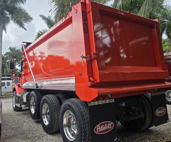 2022 PETERBILT 579 DUMP TRUCK TRI-AXLE W 100.000 LB REAR HITCH 007