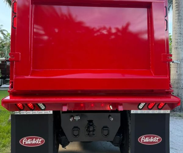2022 PETERBILT 579 DUMP TRUCK TRI-AXLE W 100.000 LB REAR HITCH 2 005