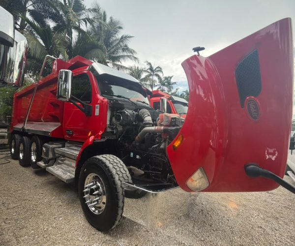 2022 PETERBILT 579 DUMP TRUCK TRI-AXLE W 100.000 LB REAR HITCH 2 006
